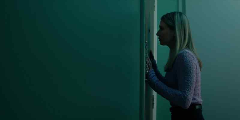 (door creaking)
