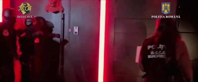 (DOOR KNOCK)