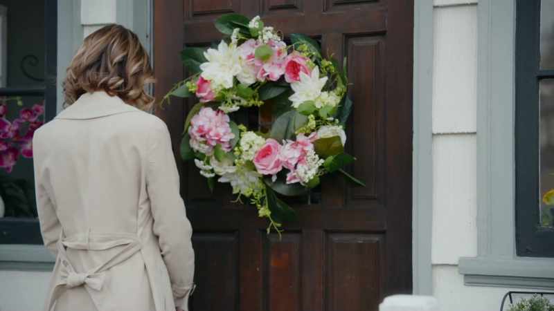 (door knocking)