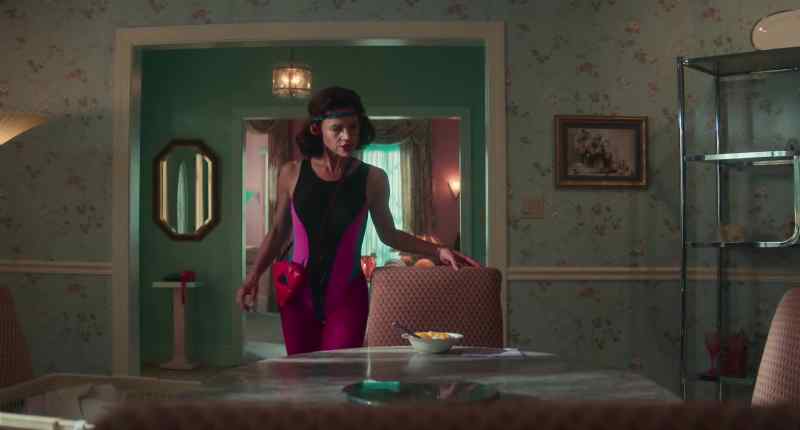 (door knocks)