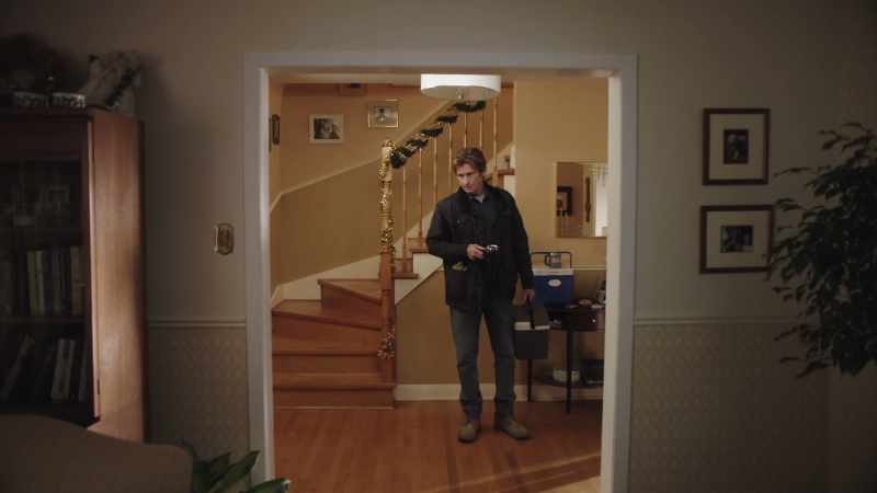 (door opens)