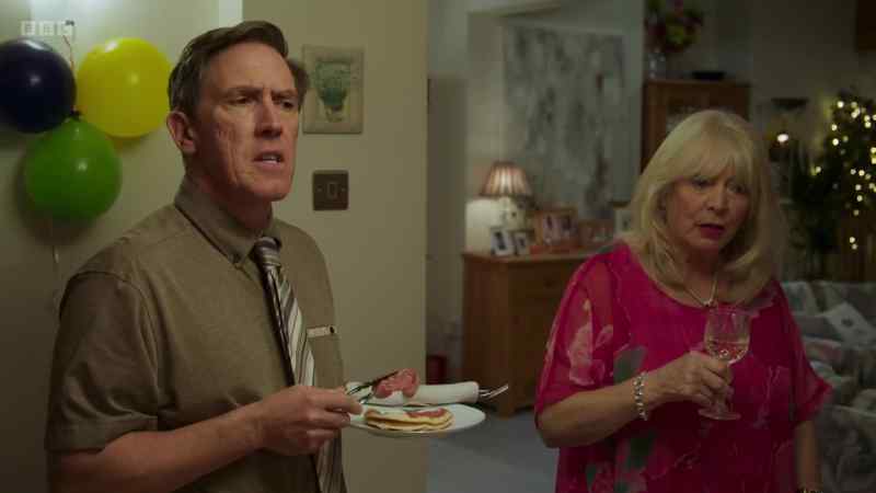 DOOR OPENS