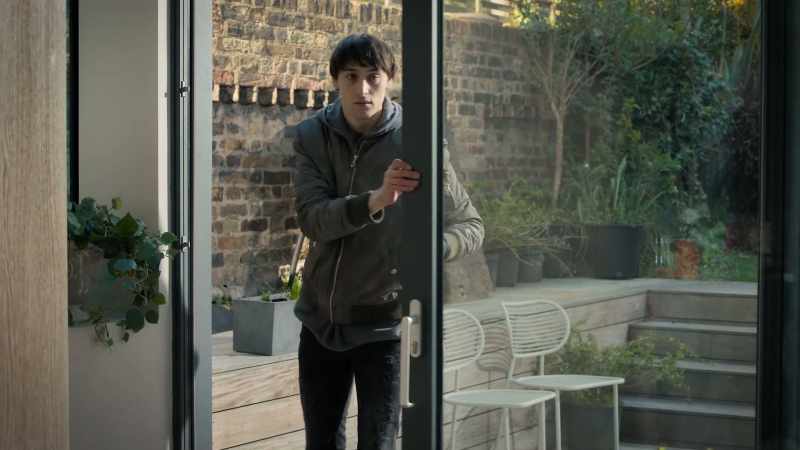 (door sliding)
