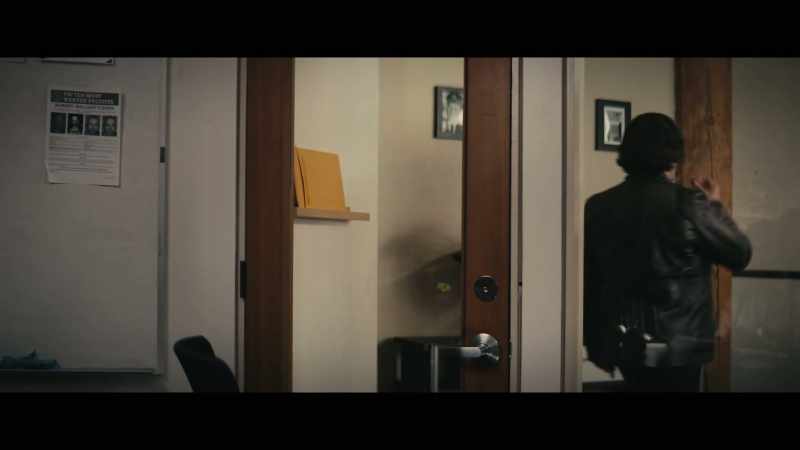 (door thuds) (Santiago groans)