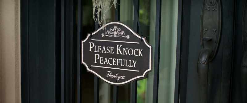 [doorbell chimes]