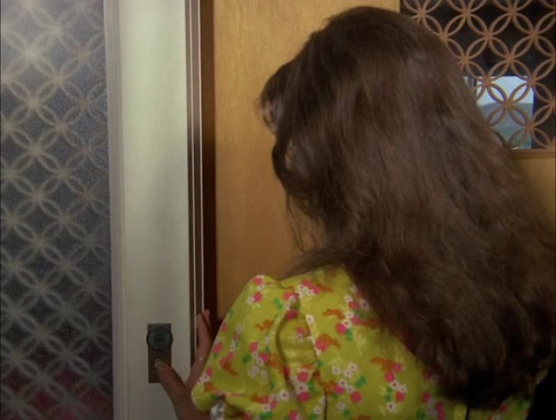 [ DOORBELL CHIMING ]