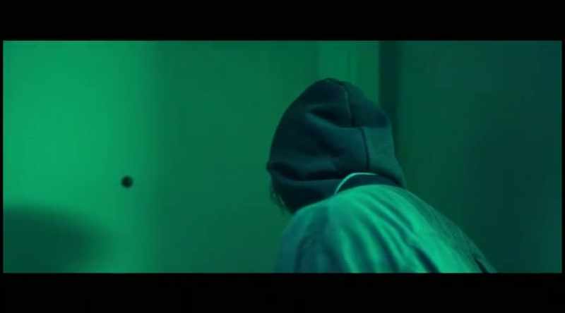 (doorbell and closing elevator door)