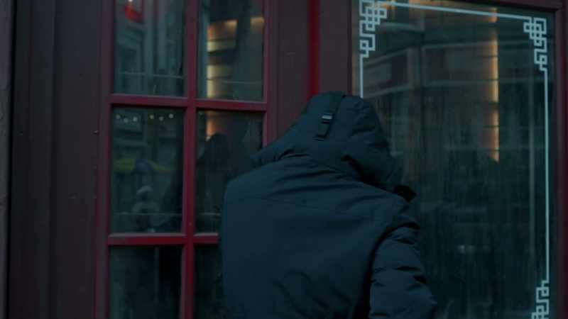 (DOORBELL RINGING)