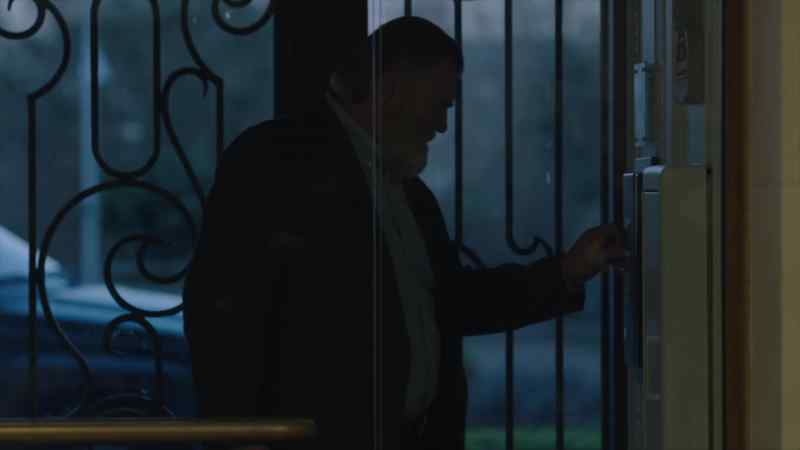 [DOORBELL RINGS]