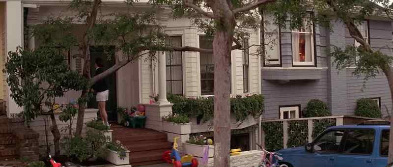 (doorbell rings)