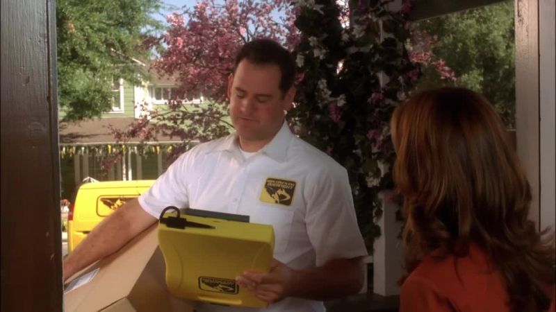 (Doorbell rings)