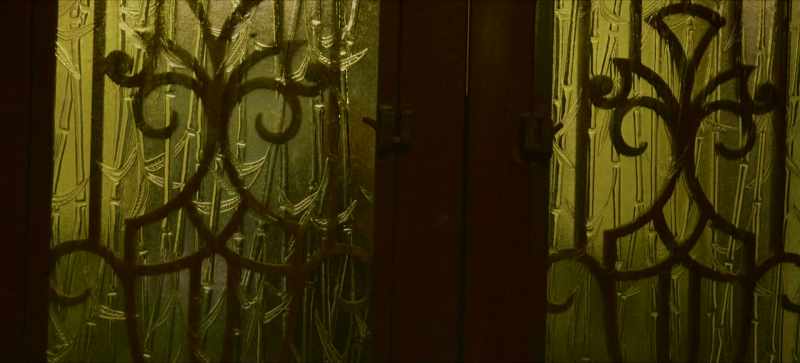 (doorbell rings)