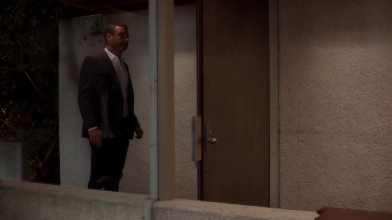 [doorbell rings]