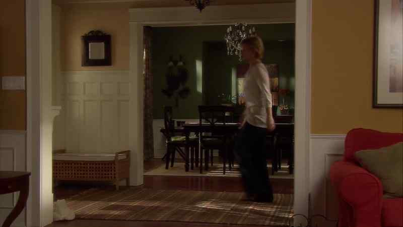 [doorbell rings]