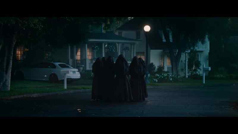 �� Down, down, down The Road ♪