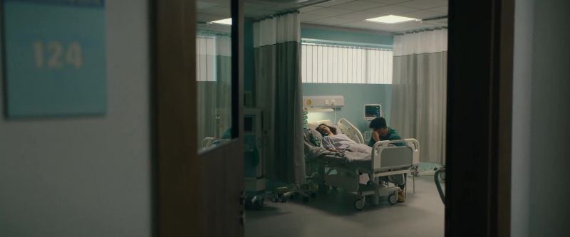 Dr. Robertson to the ER immediately