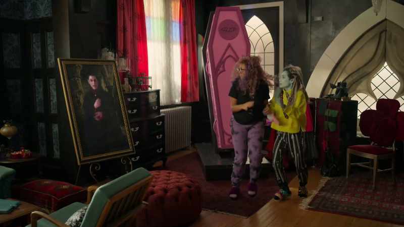 Draculaura, are you home?