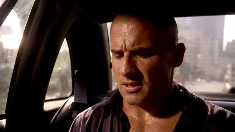 DRIVER: Where to, my friend? - I'm looking for a statue, a monument