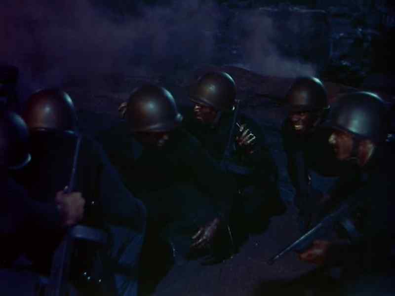 Drop your guns here. Mac, get these men back to the boat. - Aye, aye, sir