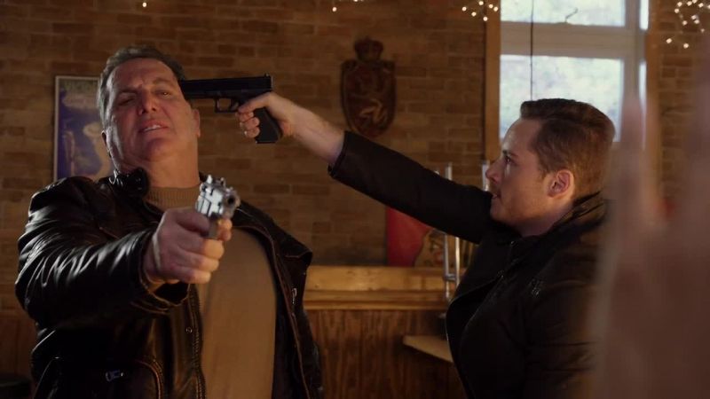 Drop the gun. You're under arrest