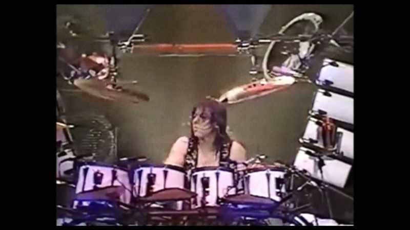 �� [drum solo] ♪