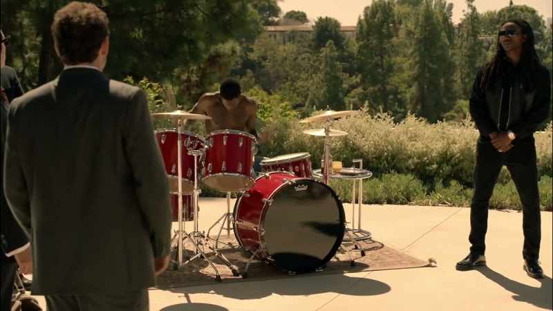 [ DRUMMING STOPS ]