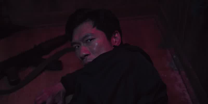 뒤에 윽! 으