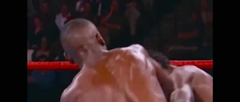 E KO pentru Floyd Mayweather Jr