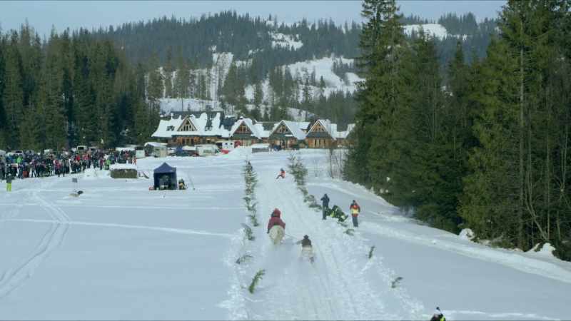 Each team completes a single lap of the course