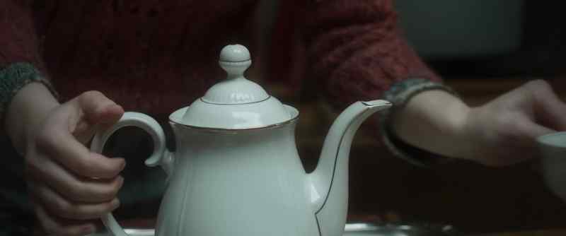EDEK: That teapot belonged to my mother