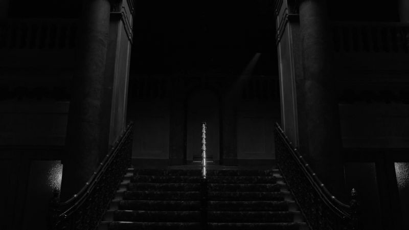 �� eerie atmospheric music ♪