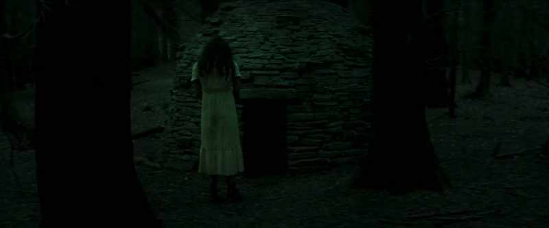 (eerie music playing)