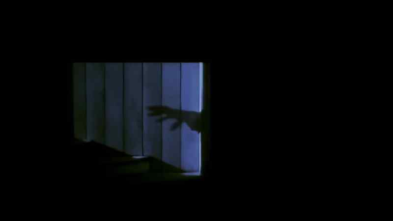 (eerie music)