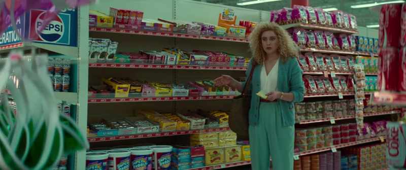 Either I chew gum with sugar and artificial coloring