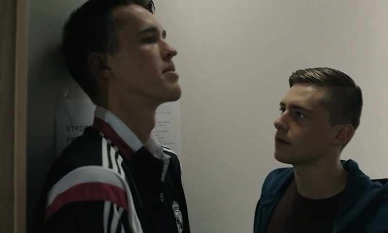 Žele asked me if I wanted a puff, so I had one. So what?