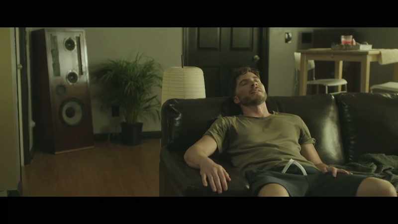 Ele é tão sexy, giro e esperto