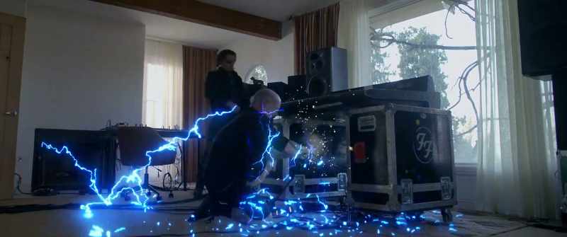 (Electricity crackling) (Screaming)