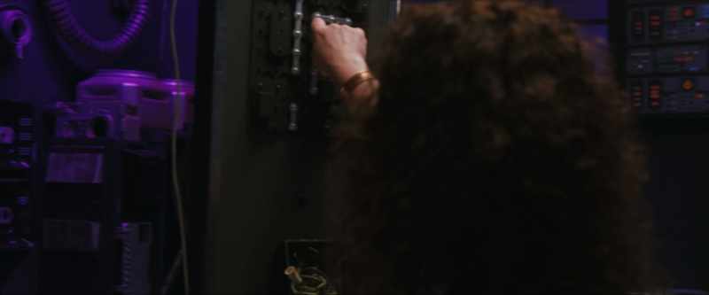 (electricity zaps) - Ow!