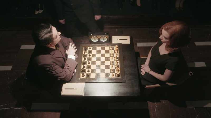Elizabeth Harmon plays pawn to Queen four