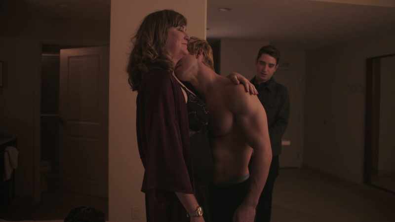 [Ella moans] [Tab smooching]