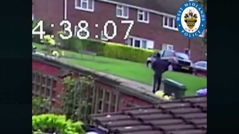 Emmanuel tried to escape down an alleyway