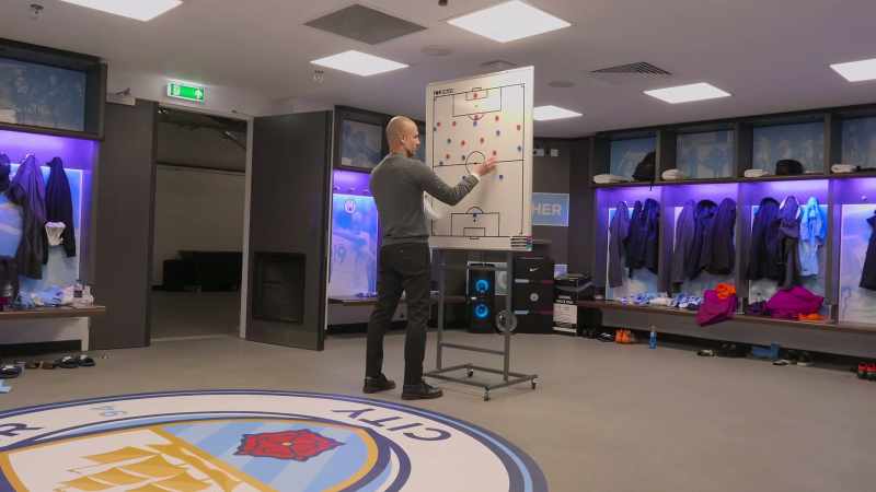 Employing an attacking style dependent on speed and precision
