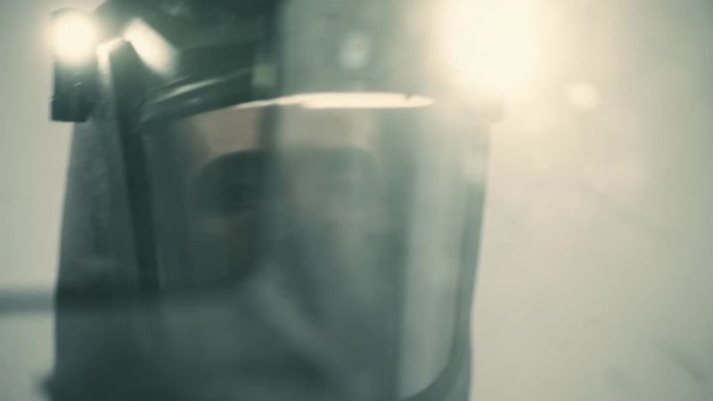 [engine buzzing]