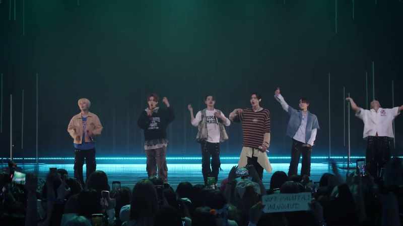 [ENHYPEN perform 