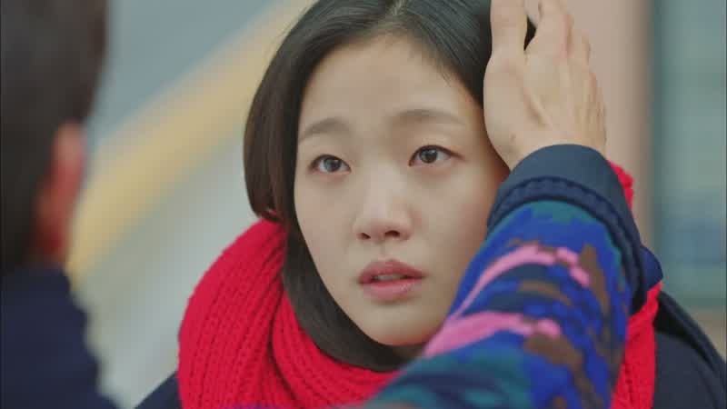 어깨도 좀 토닥해야 자연스럽겠지?
