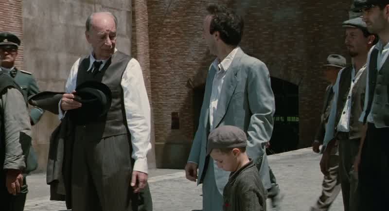 Εverybody wants to get in!- What game is this?