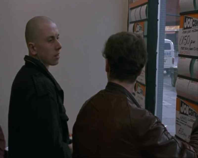 'Ere, what's this one say?
