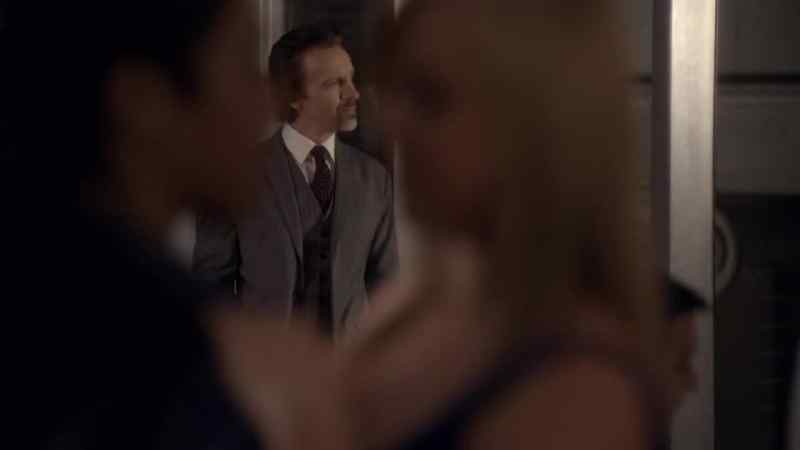 Erica, I need to tell you something. - Julianne