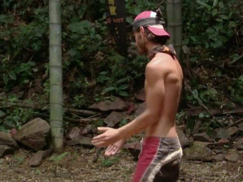 Erik scores three,moves into first place