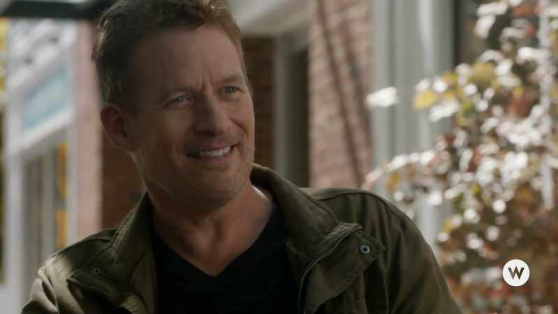 Err... yeah, it's just Sam now, but wow, that's Mindy Modine